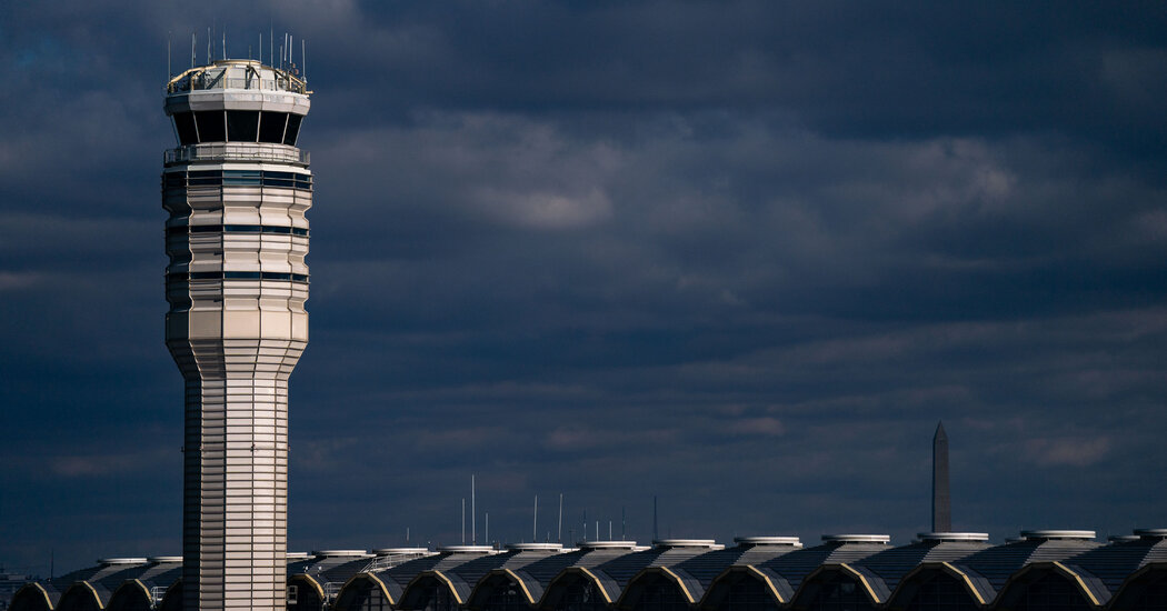 Two Aircraft in Washington and Chicago Divert from Landing to