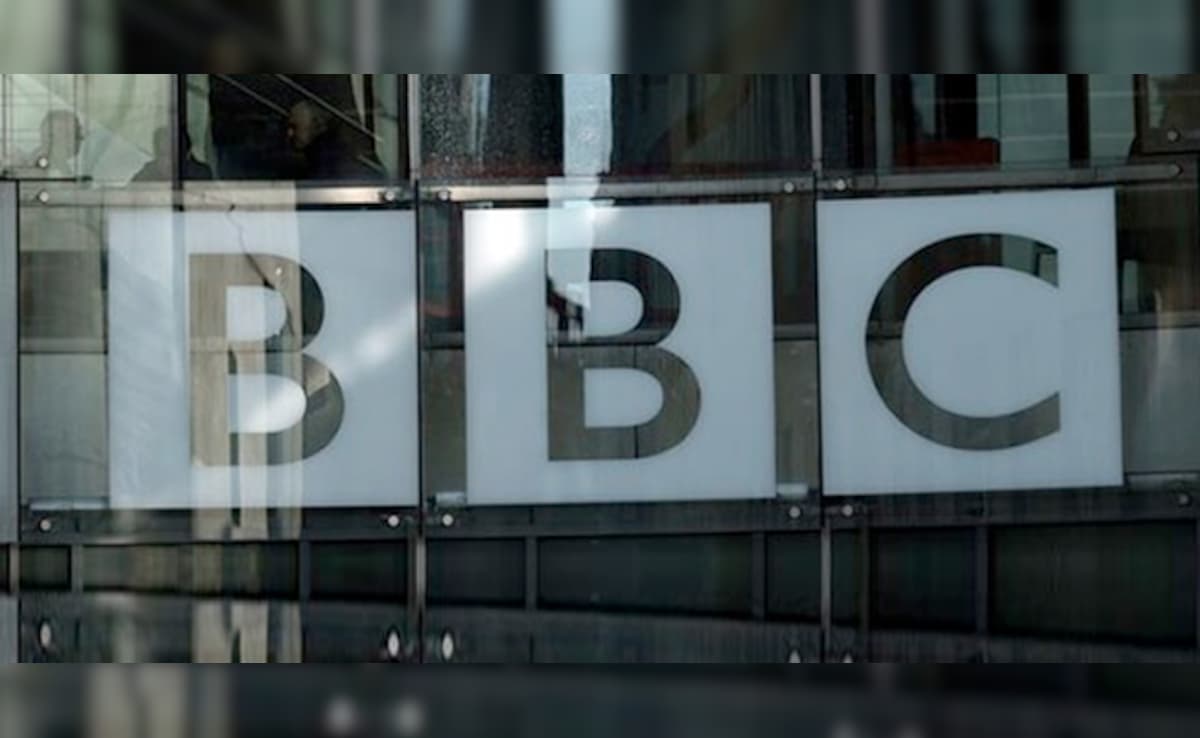 Azerbaijan Orders Closure Of BBC Office In Baku