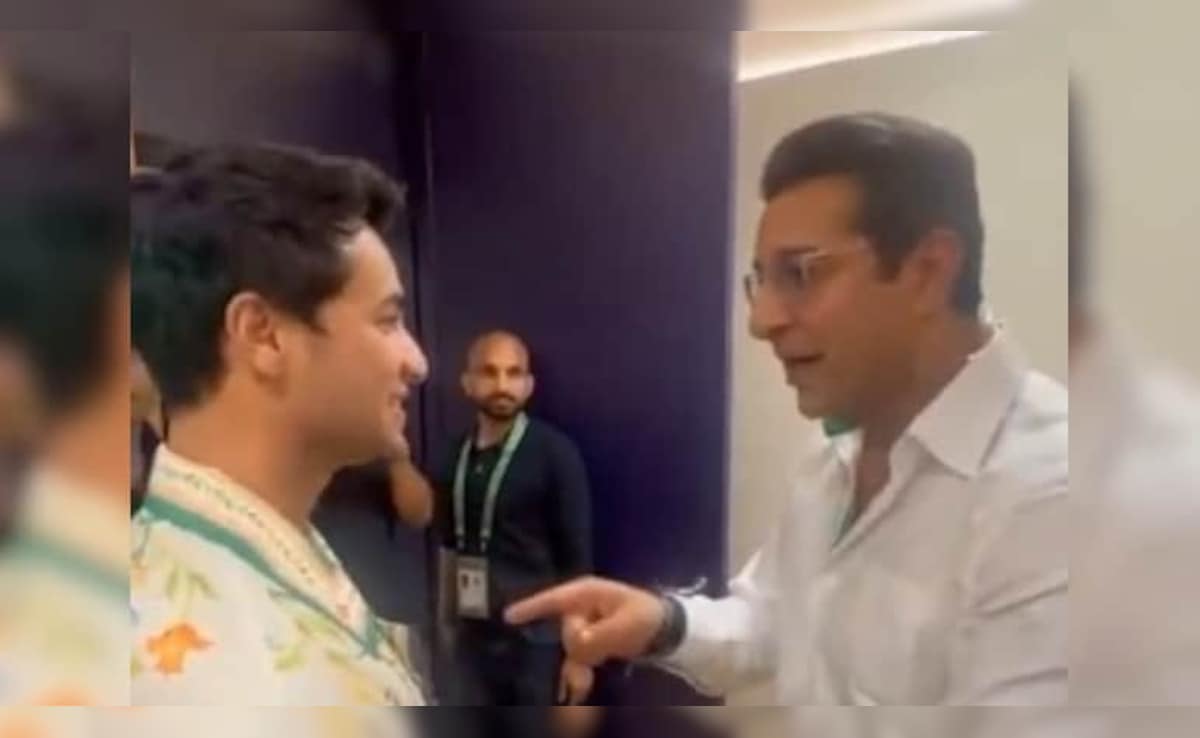 Wasim Akram Meets Young India Star, Fails To Recognise Him: "Jisne Maar Maar Ke..."