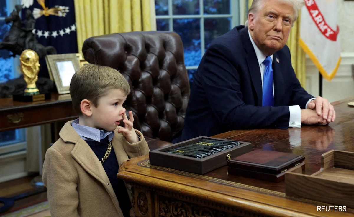 Trump Removes Office Desk After Musk's Son Seen Picking His Nose, Wiping Fingers