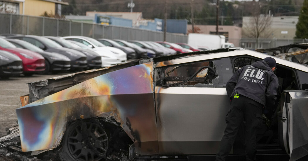 Fire Affects Four Tesla Cybertrucks in Seattle