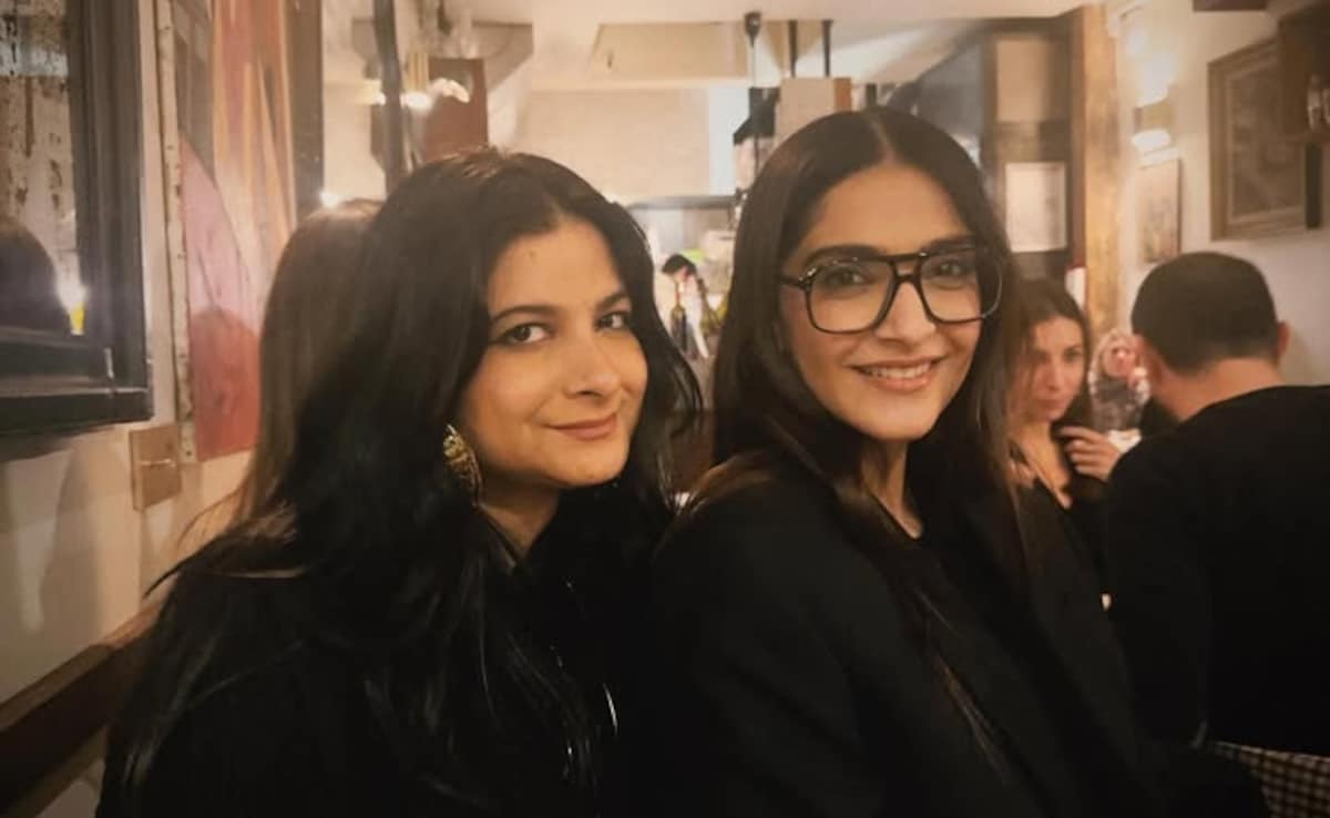 Sonam Kapoor's Birthday Wish For Sister Rhea Kapoor Came Gift-Wrapped Like This