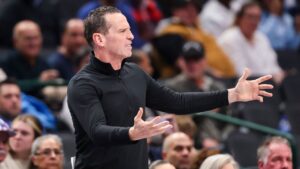 Cavaliers coach Kenny Atkinson chooses not to focus on officiating