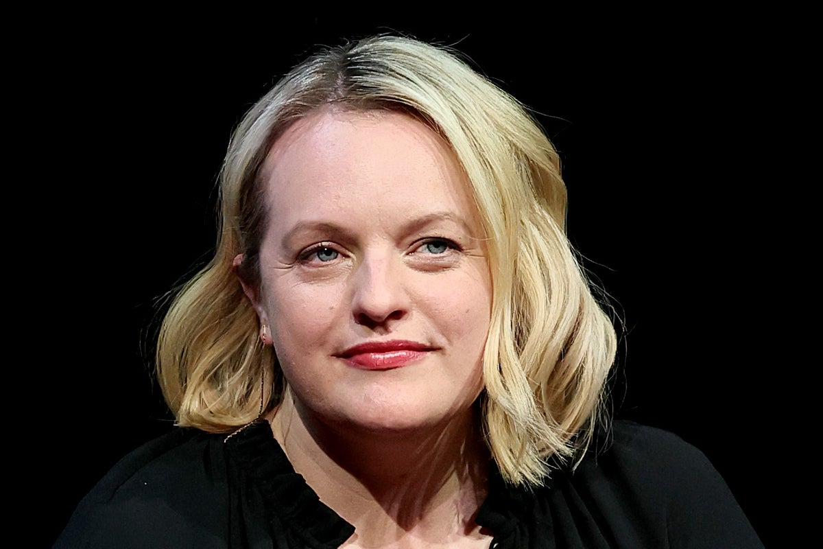 Elisabeth Moss accepted her role in The Handmaids Tale to