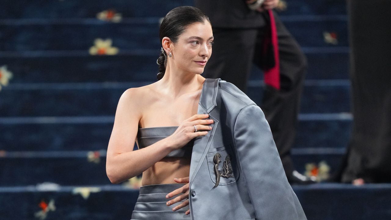 Lorde Reveals 2025 Tour Dates Pitchfork