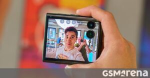 Motorola Razr Razr and Razr Ultra 2025 Now Available for