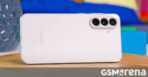 Users are experiencing boot loop issues following the recent Samsung
