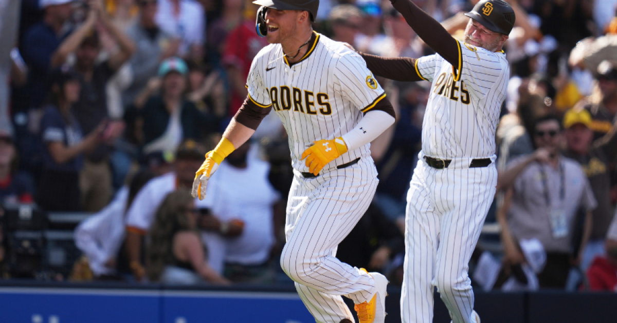 ‘Holy Sheets Cheer Intensifies as Padres Batter Fuels Teams Offense.com2F4f2F432F440390454af2b8c78f26dc87aed92Fg